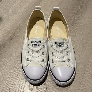 Converse Women’s Ballet Lace Slip-on shoes